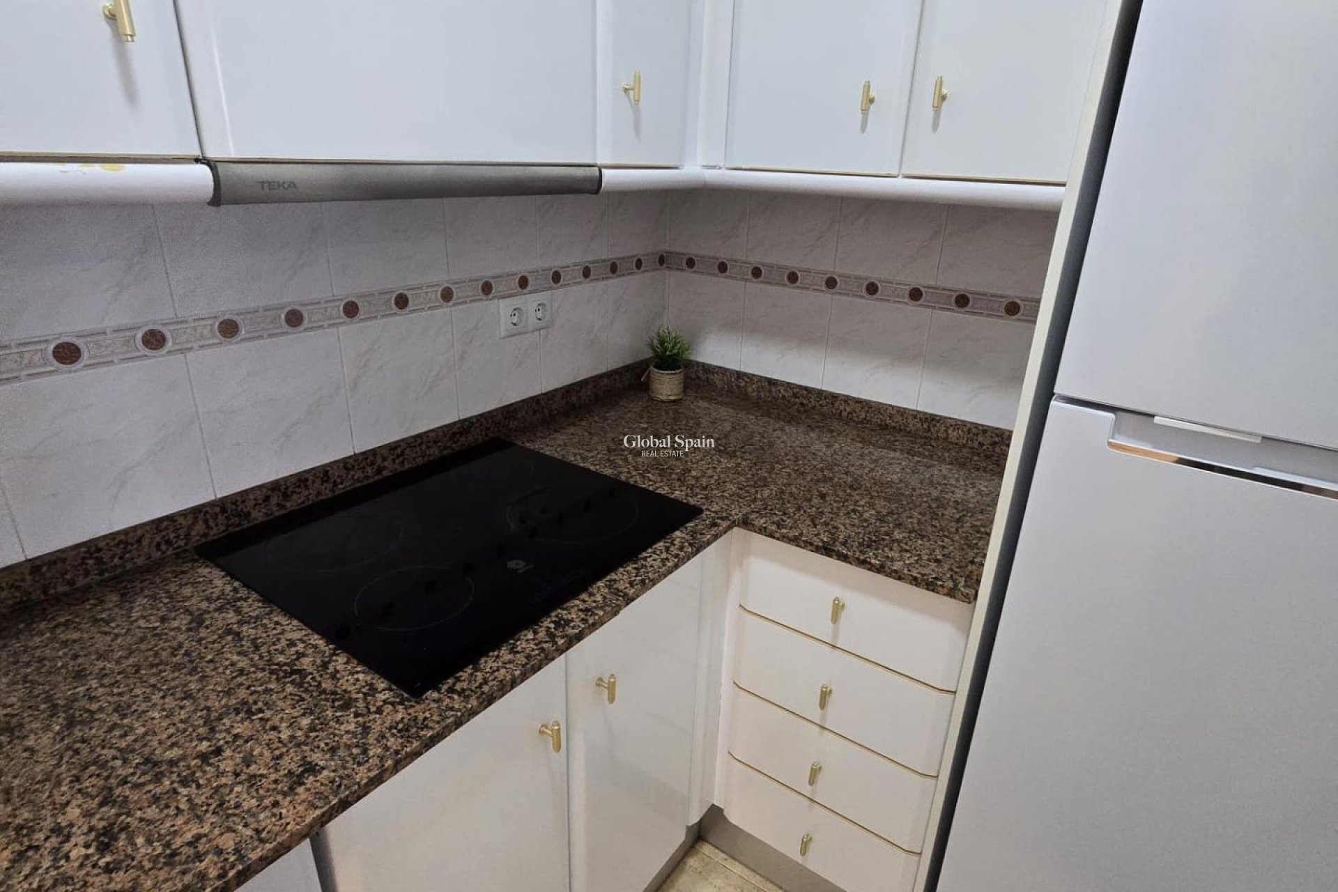 Revente - APPARTEMENT -
TORREVIEJA - Torreblanca