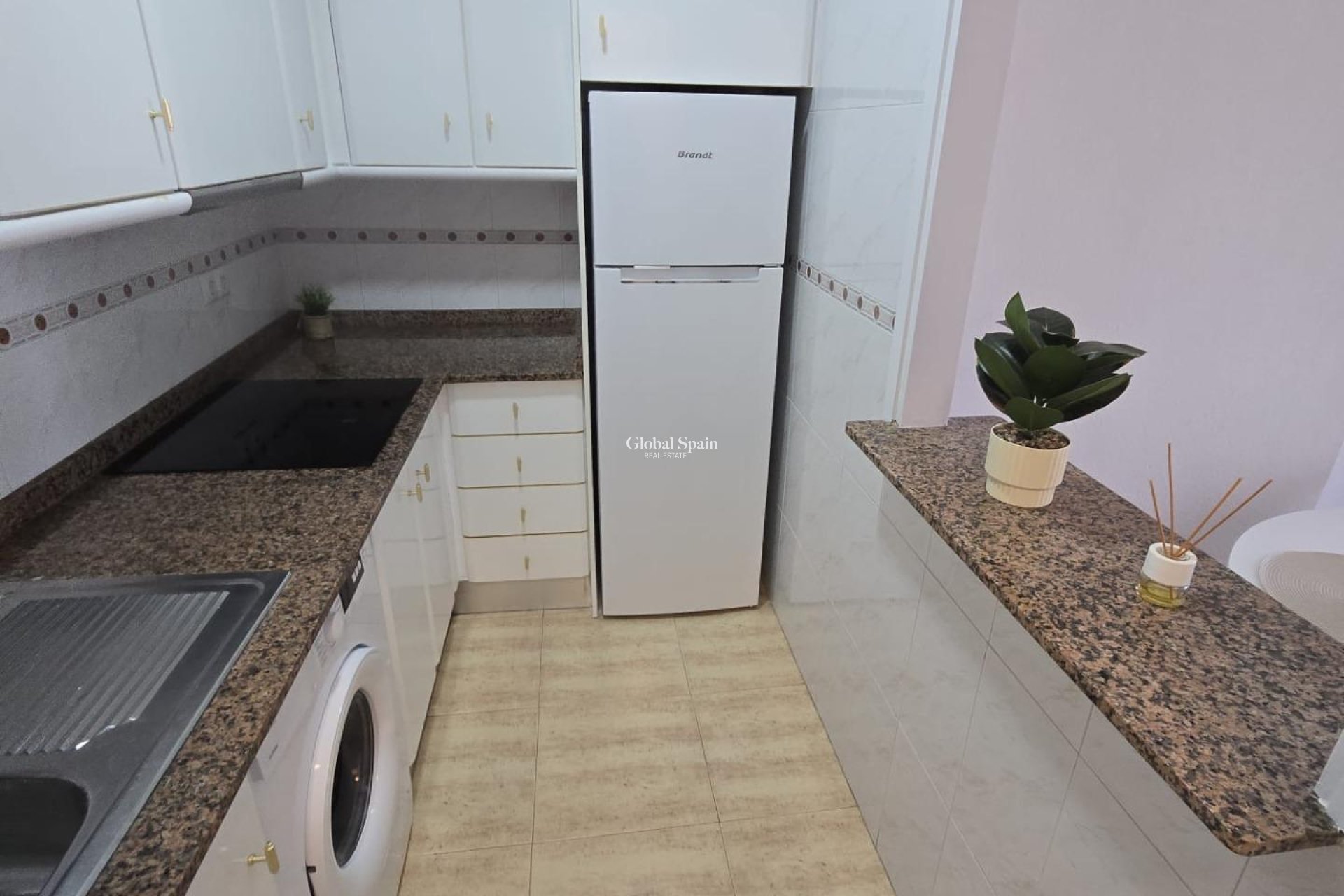 Revente - APPARTEMENT -
TORREVIEJA - Torreblanca