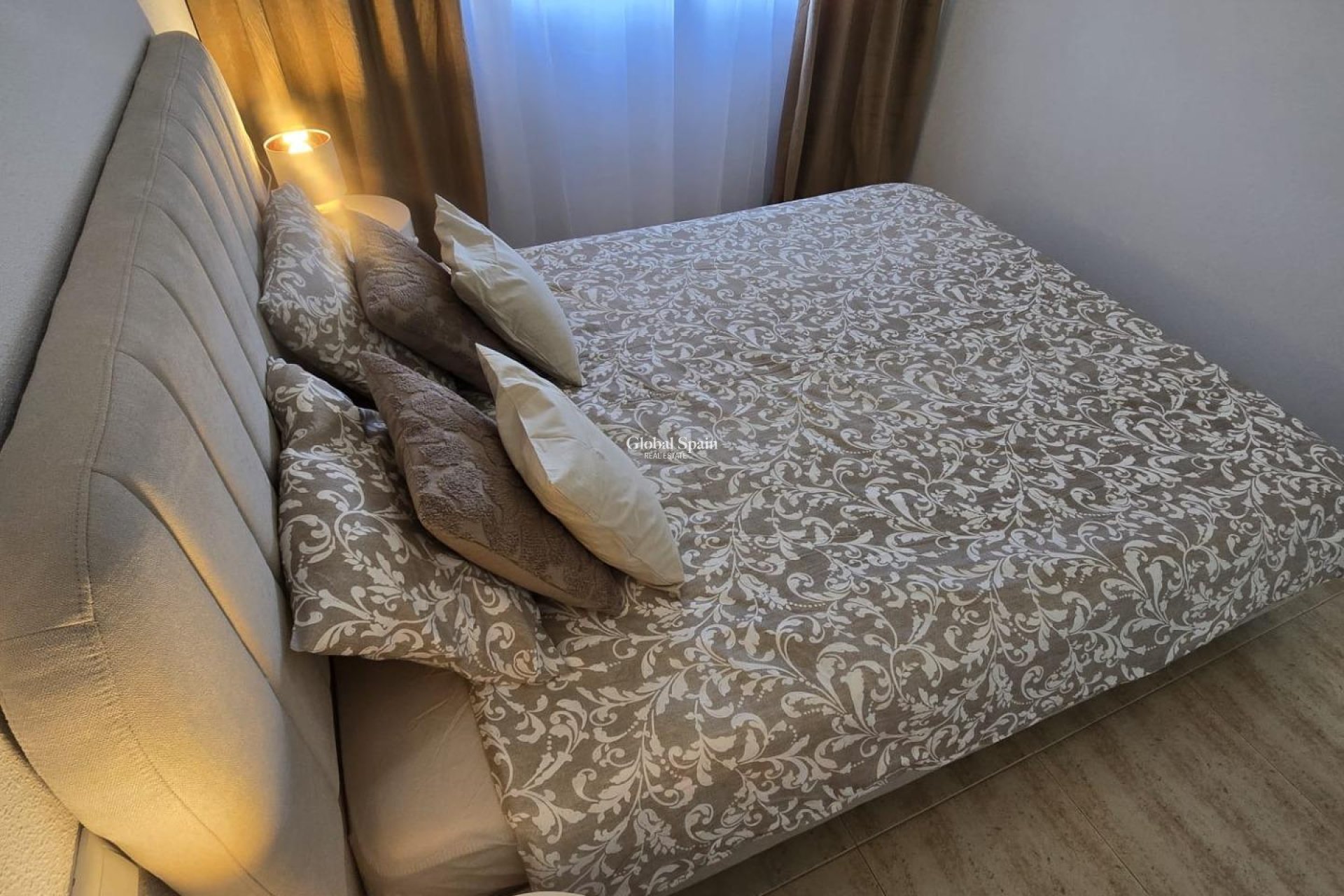 Revente - APPARTEMENT -
TORREVIEJA - Torreblanca