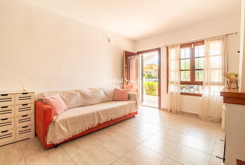 Revente - APPARTEMENT -
TORREVIEJA - Torreblanca