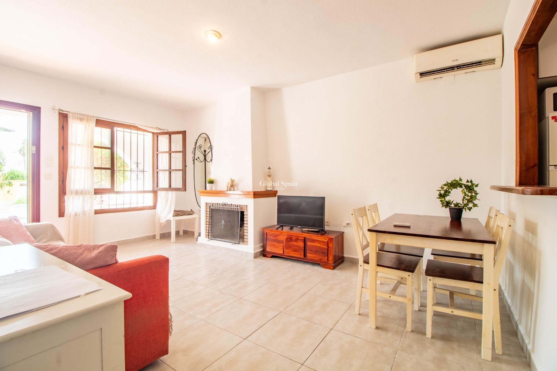 Revente - APPARTEMENT -
TORREVIEJA - Torreblanca