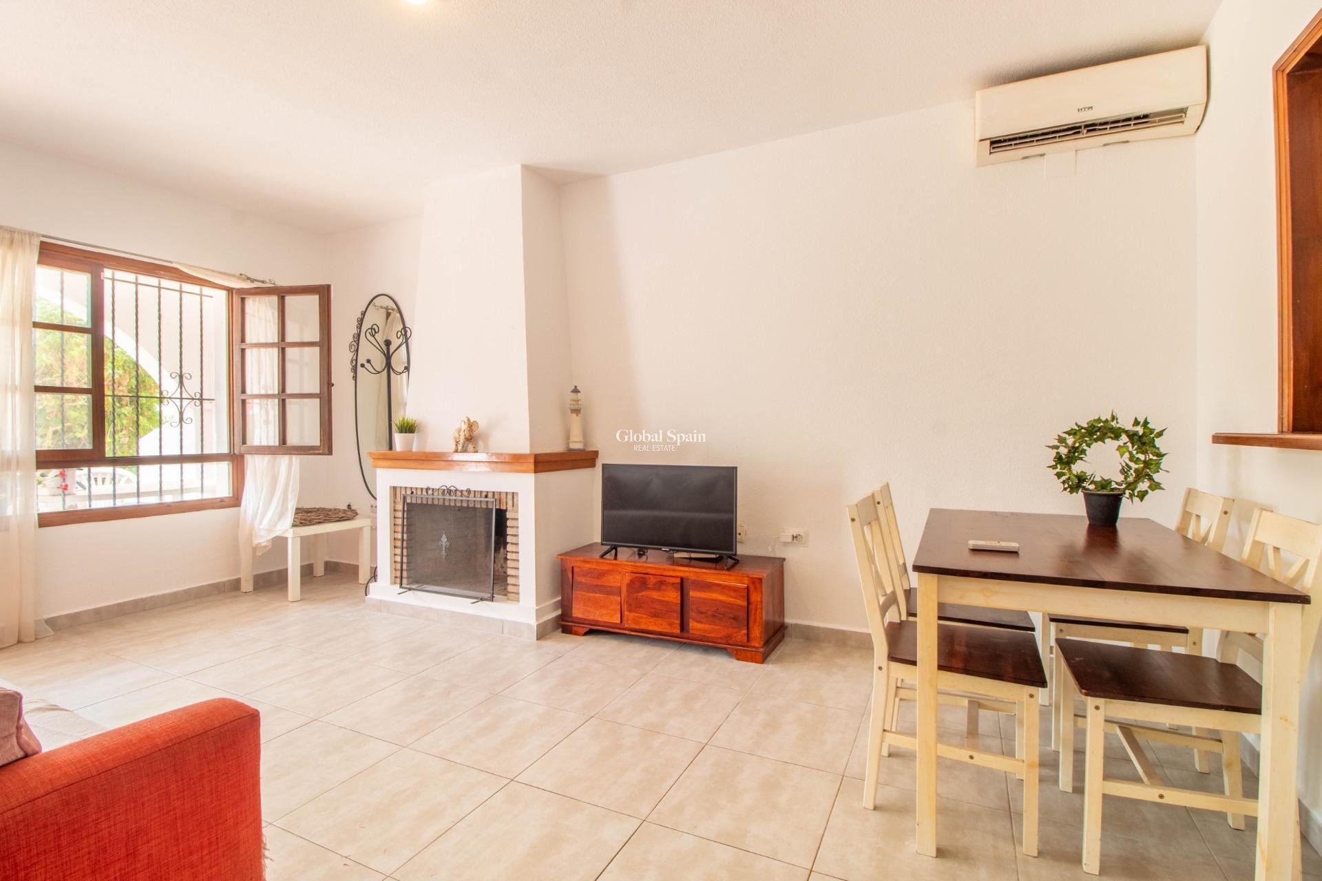 Revente - APPARTEMENT -
TORREVIEJA - Torreblanca