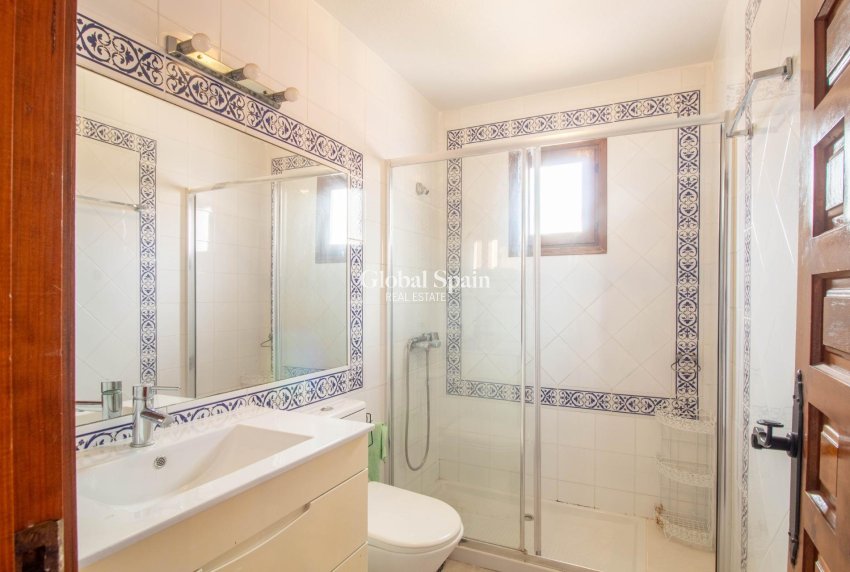 Revente - APPARTEMENT -
TORREVIEJA - Torreblanca