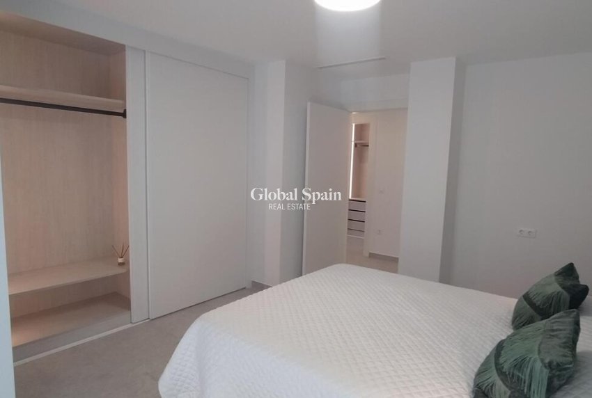 Revente - APPARTEMENT -
TORREVIEJA - Torreblanca