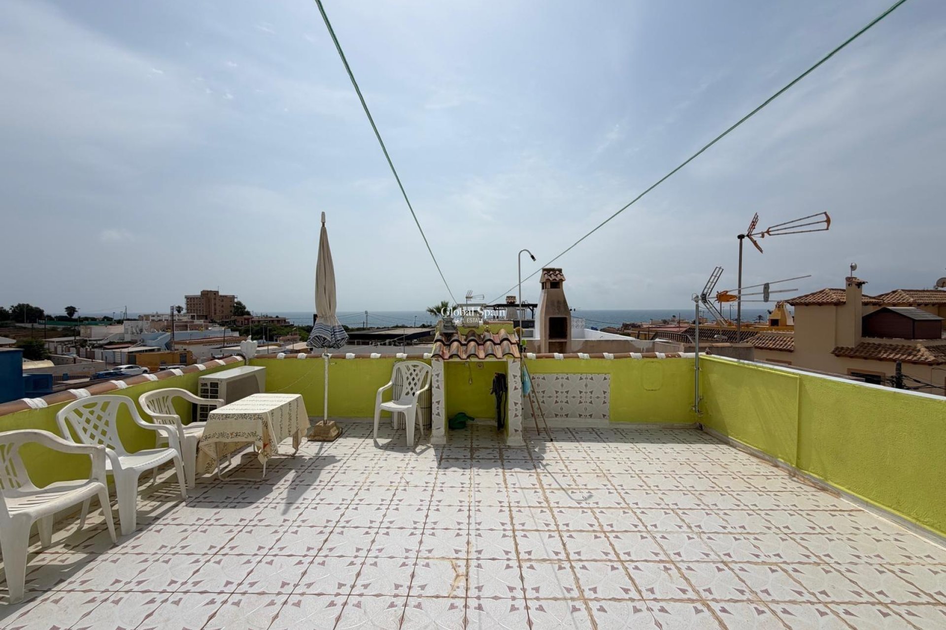 Revente - APPARTEMENT -
TORREVIEJA - Torreblanca