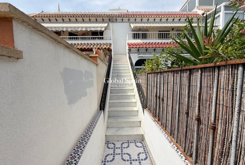 Revente - APPARTEMENT -
TORREVIEJA - Torreblanca