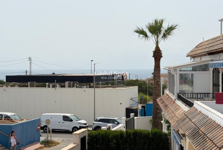 Revente - APPARTEMENT -
TORREVIEJA - Torreblanca