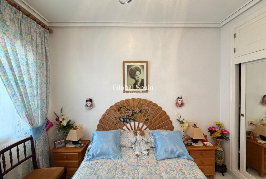 Revente - APPARTEMENT -
TORREVIEJA - Torreblanca
