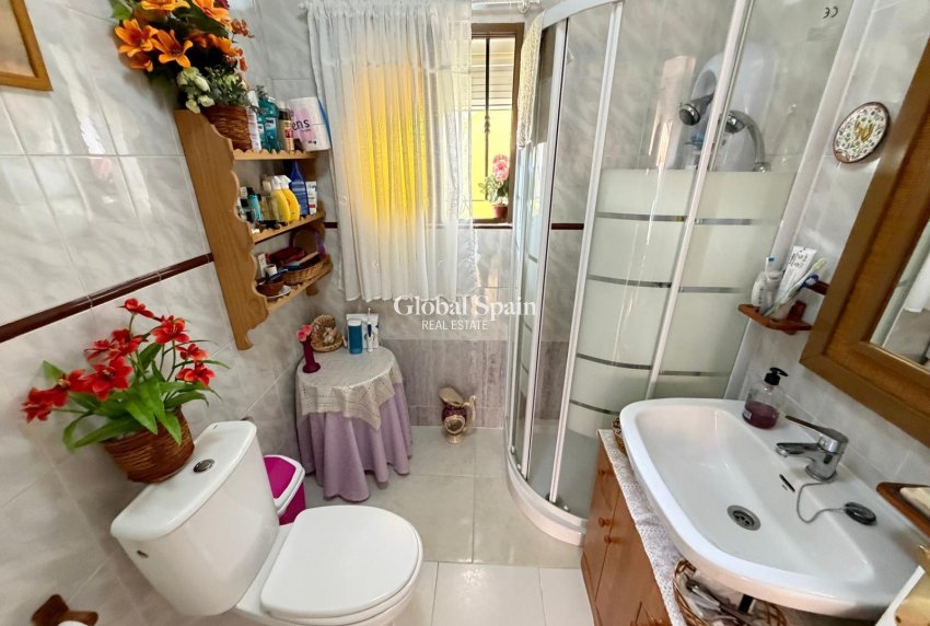 Revente - APPARTEMENT -
TORREVIEJA - Torreblanca