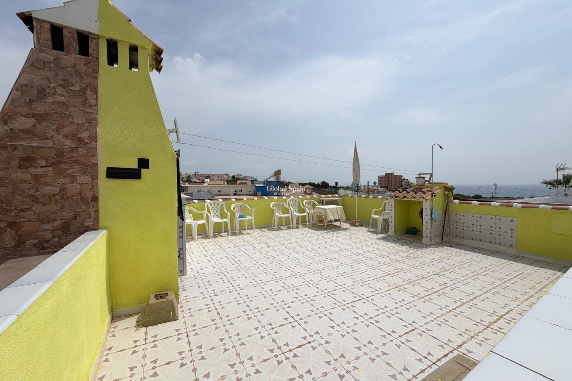 Revente - APPARTEMENT -
TORREVIEJA - Torreblanca