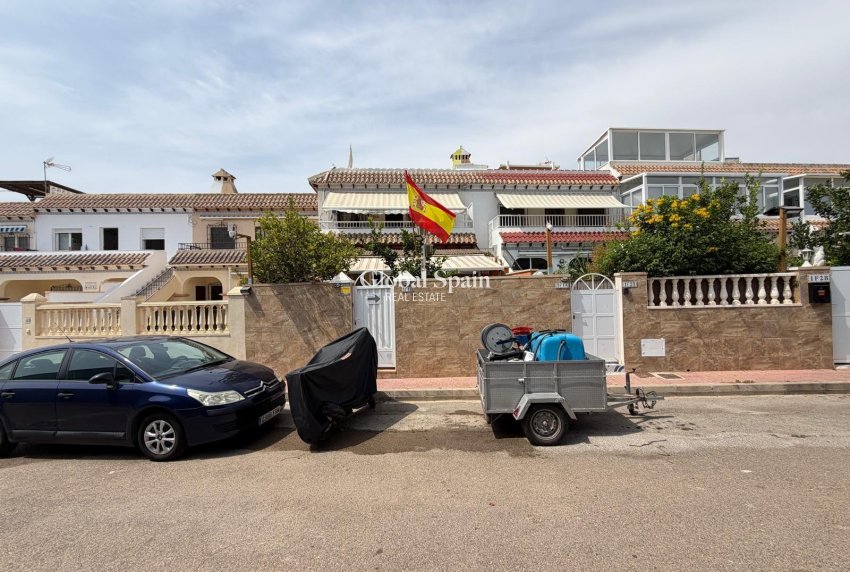 Revente - APPARTEMENT -
TORREVIEJA - Torreblanca