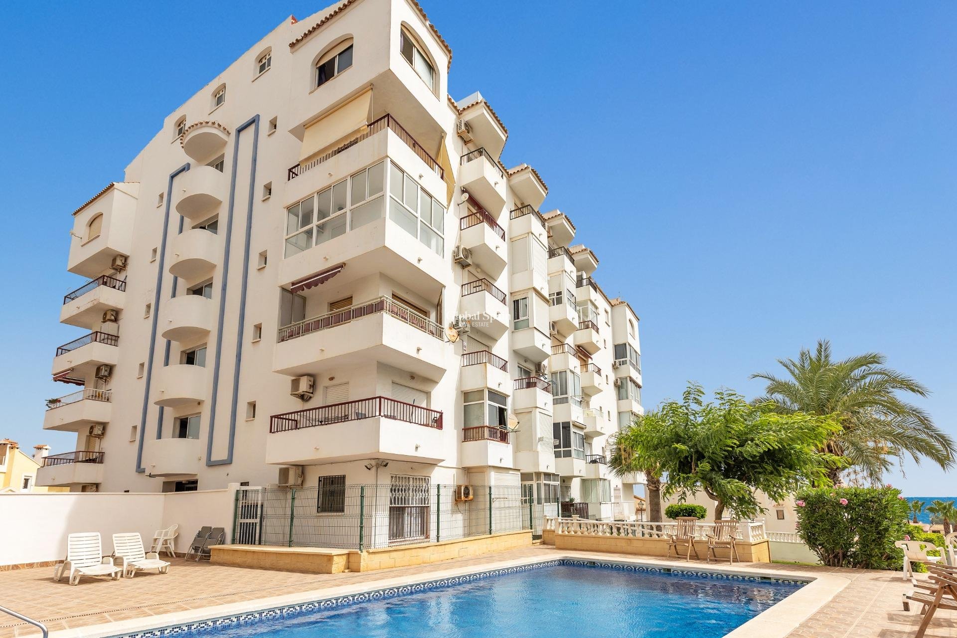 Revente - APPARTEMENT -
TORREVIEJA - Torreblanca