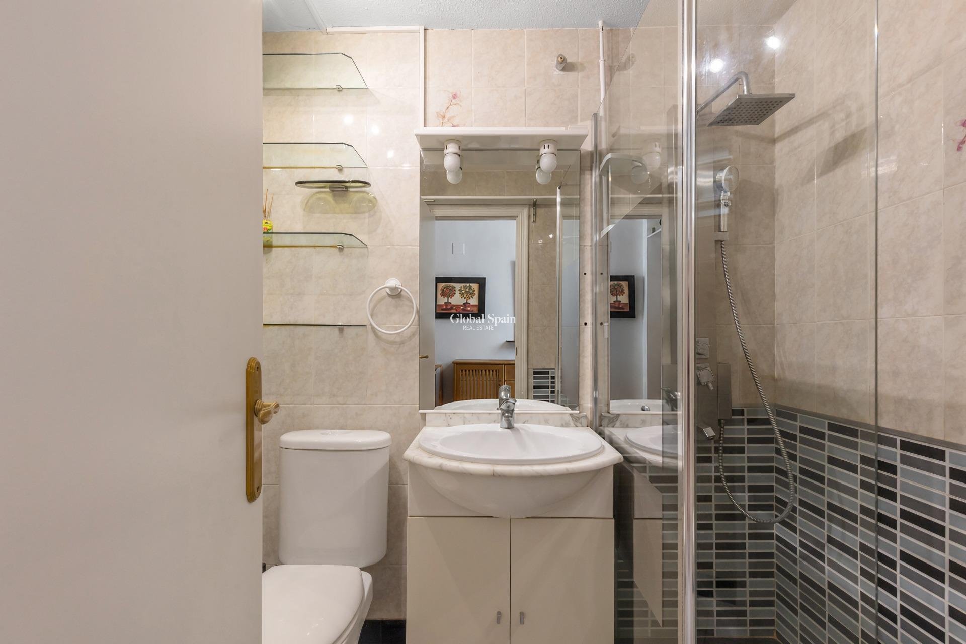 Revente - APPARTEMENT -
TORREVIEJA - Torreblanca