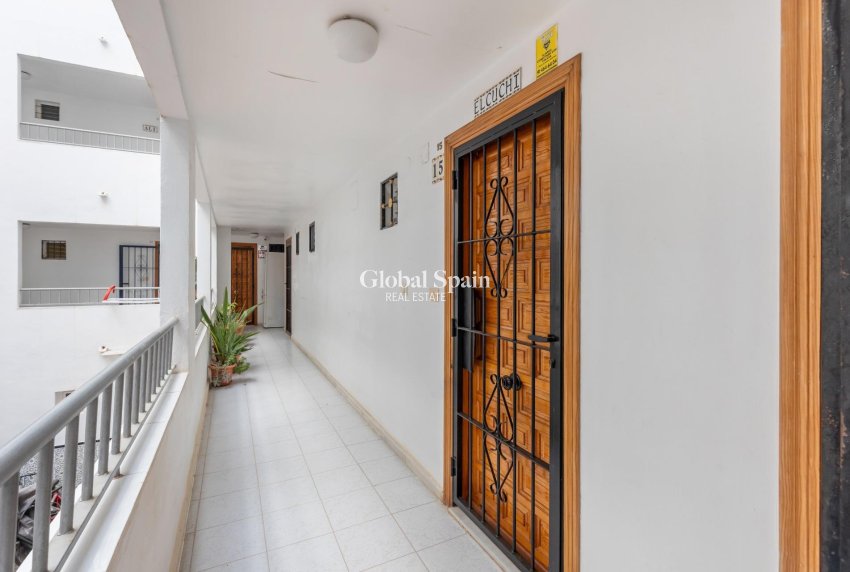 Revente - APPARTEMENT -
TORREVIEJA - Torreblanca