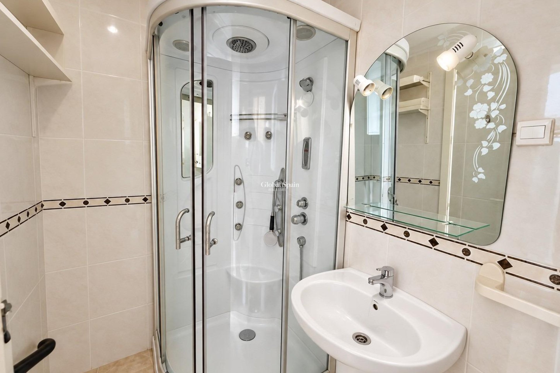 Revente - APPARTEMENT -
TORREVIEJA - Torreblanca
