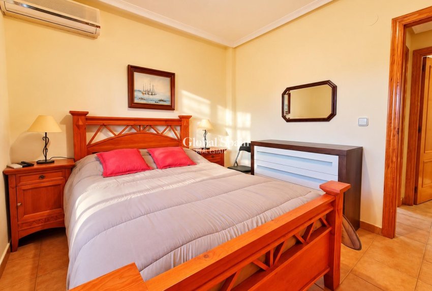 Revente - APPARTEMENT -
TORREVIEJA - Torreblanca