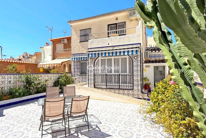 Revente - APPARTEMENT -
TORREVIEJA - Torrelamata - La Mata