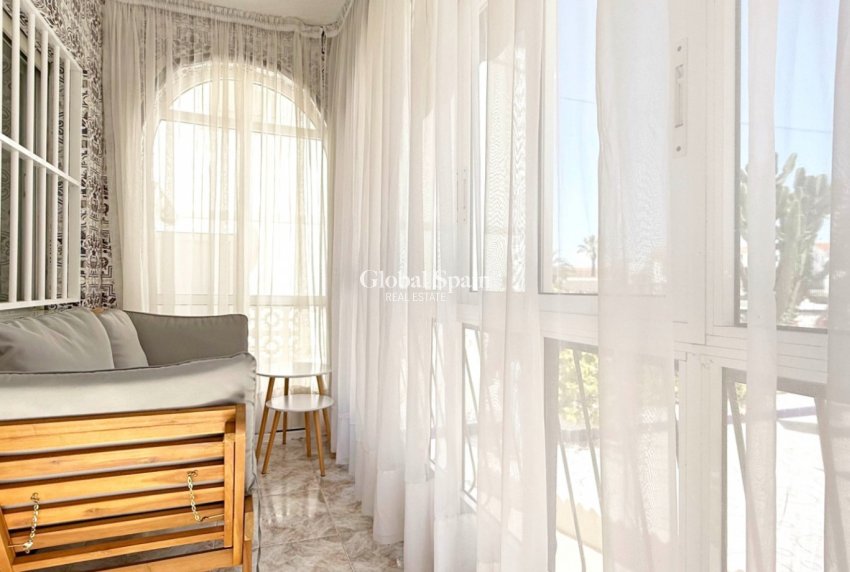 Revente - APPARTEMENT -
TORREVIEJA - Torrelamata - La Mata