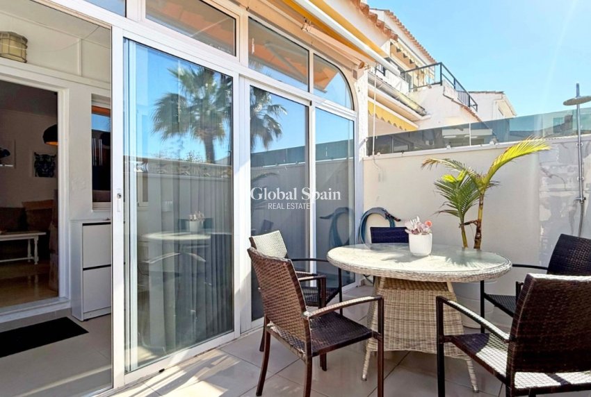 Revente - APPARTEMENT -
TORREVIEJA - Torrelamata - La Mata