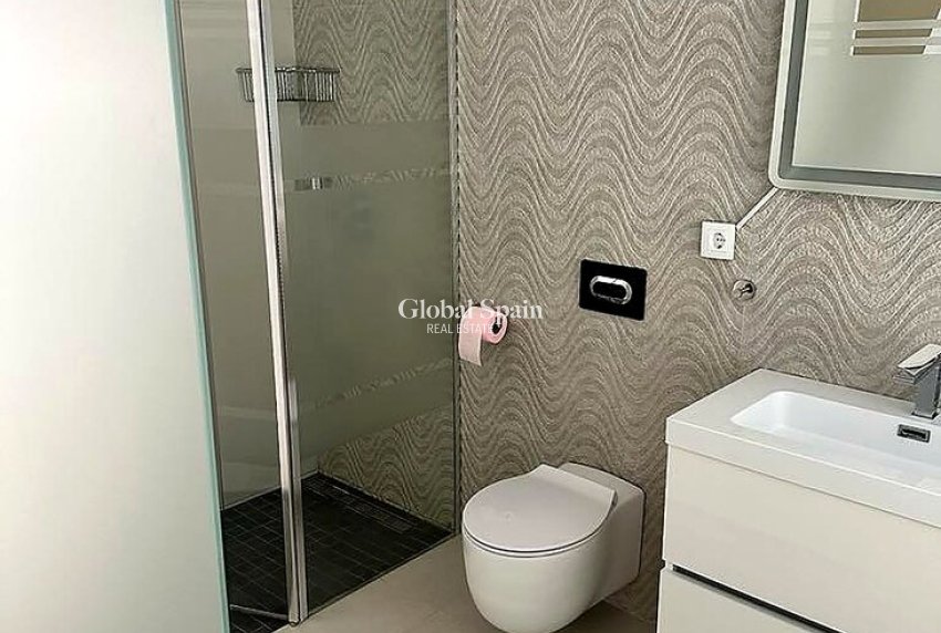 Revente - APPARTEMENT -
TORREVIEJA - Torreta Florida