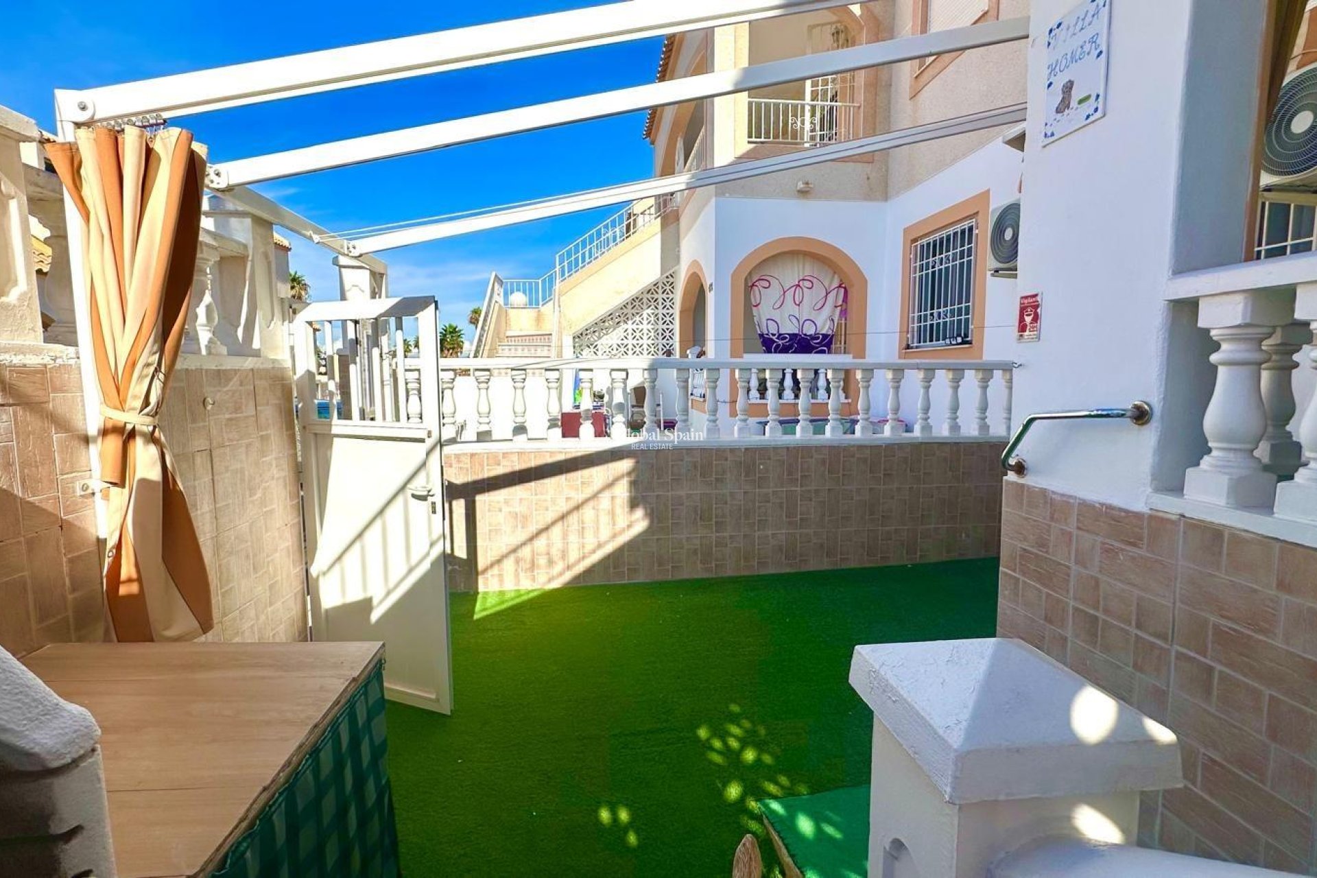 Revente - APPARTEMENT -
TORREVIEJA - Torretas