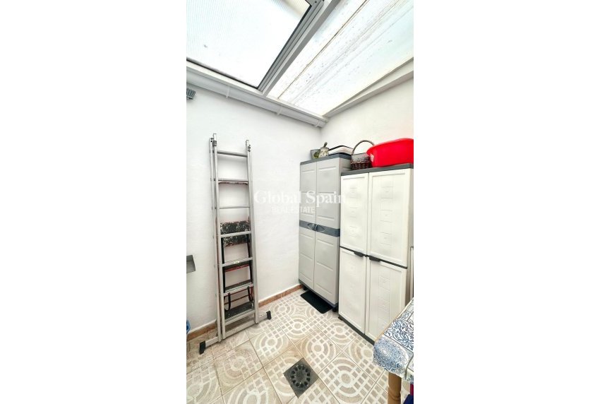 Revente - APPARTEMENT -
TORREVIEJA - Torretas