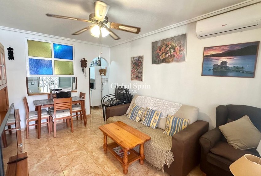 Revente - APPARTEMENT -
TORREVIEJA - Torretas