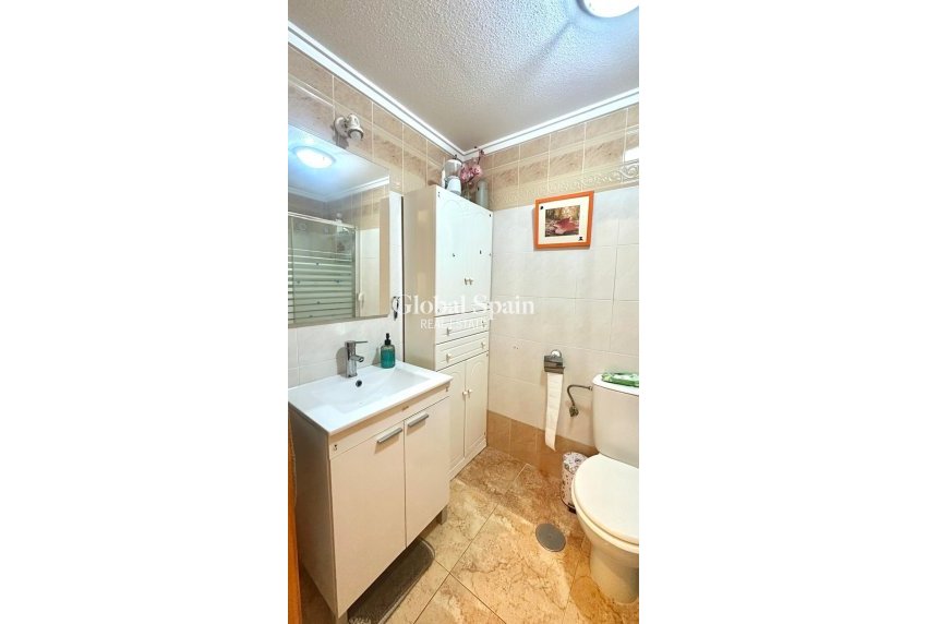 Revente - APPARTEMENT -
TORREVIEJA - Torretas