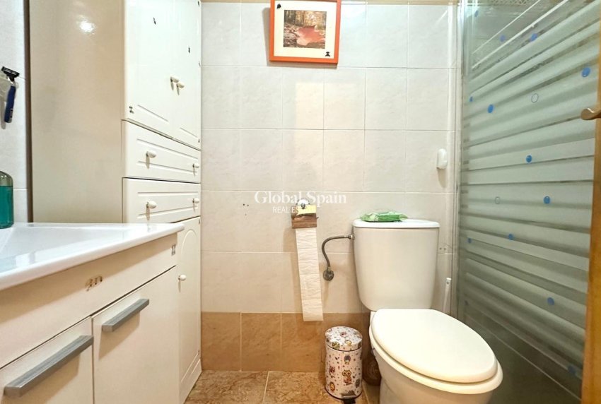 Revente - APPARTEMENT -
TORREVIEJA - Torretas
