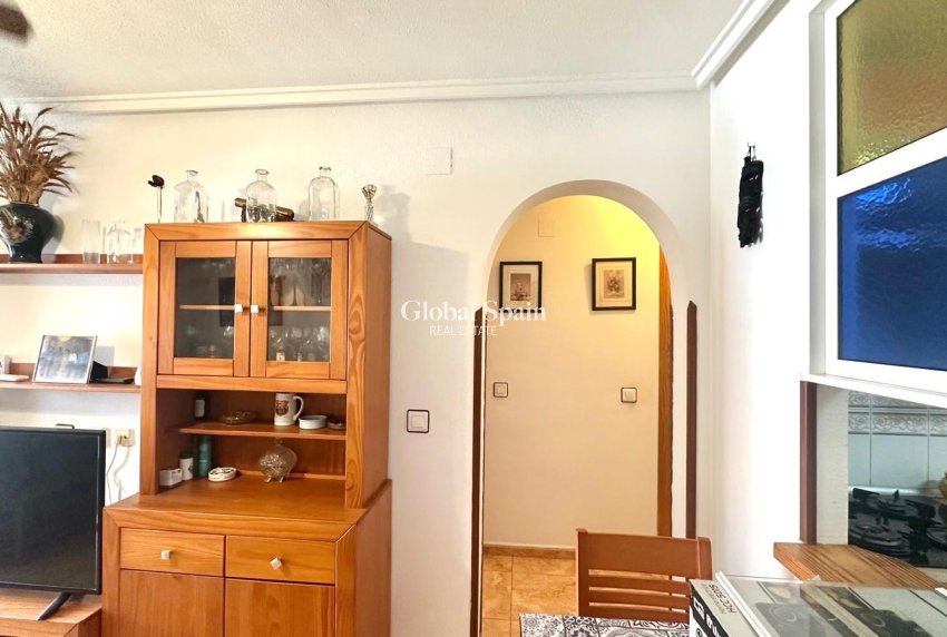 Revente - APPARTEMENT -
TORREVIEJA - Torretas