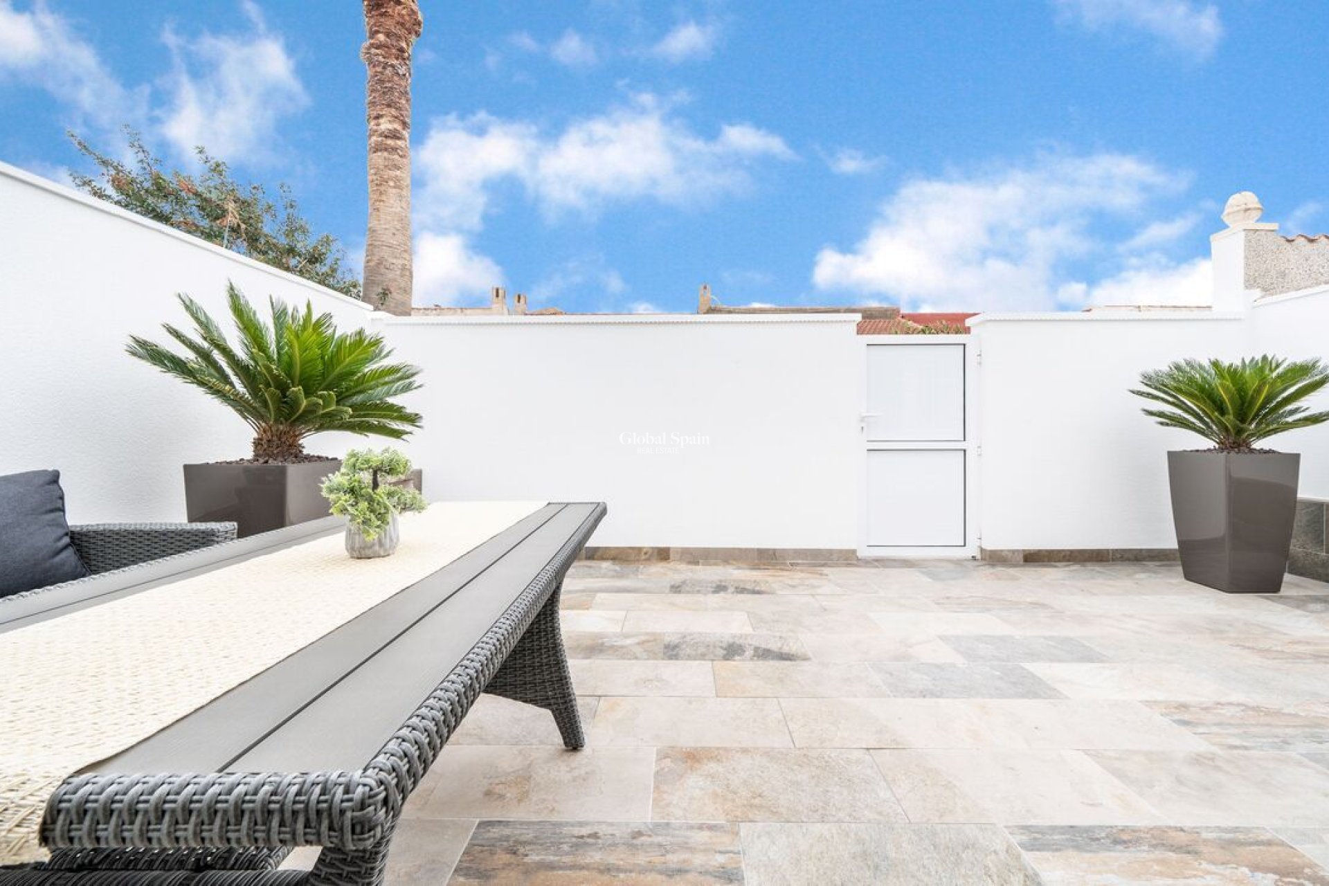 Revente - APPARTEMENT -
TORREVIEJA - Torretas