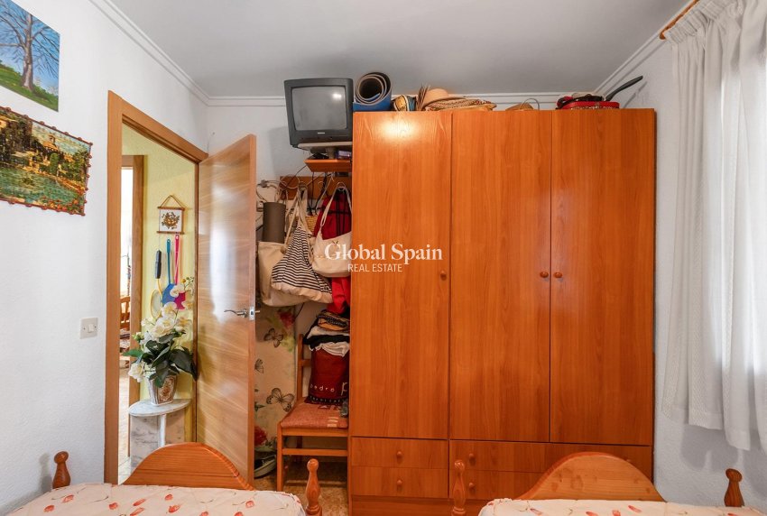 Revente - APPARTEMENT -
TORREVIEJA - Torretas