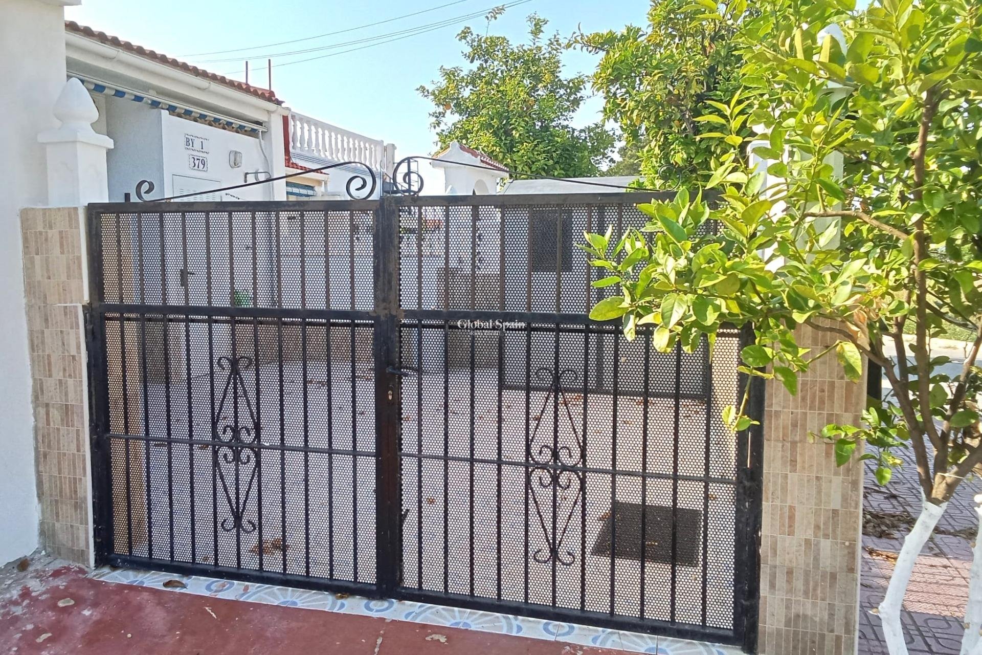 Revente - APPARTEMENT -
TORREVIEJA - Torretas