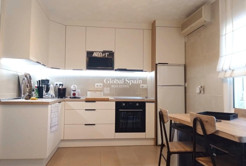 Revente - APPARTEMENT -
TORREVIEJA - Torretas