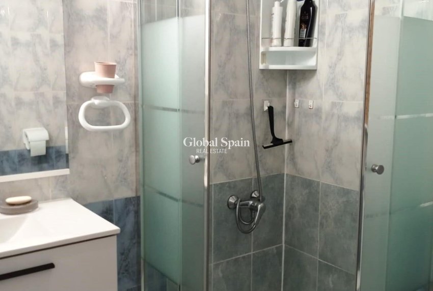 Revente - APPARTEMENT -
TORREVIEJA - Torretas