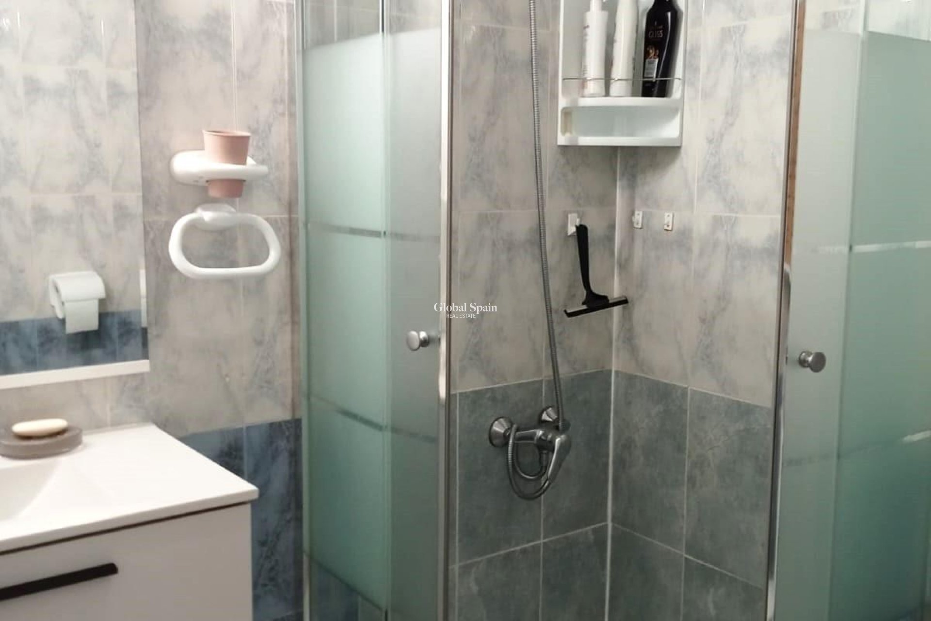 Revente - APPARTEMENT -
TORREVIEJA - Torretas