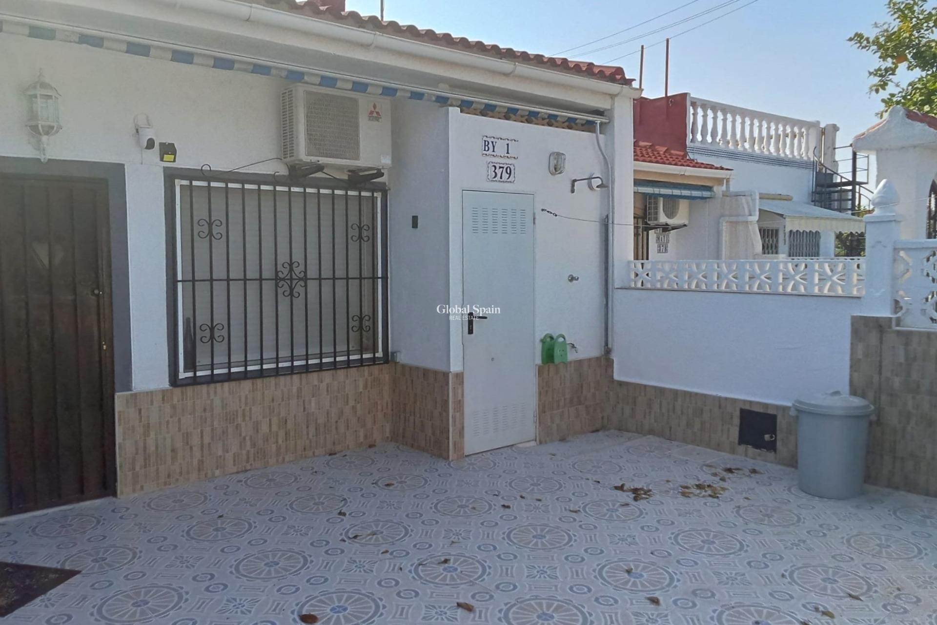 Revente - APPARTEMENT -
TORREVIEJA - Torretas