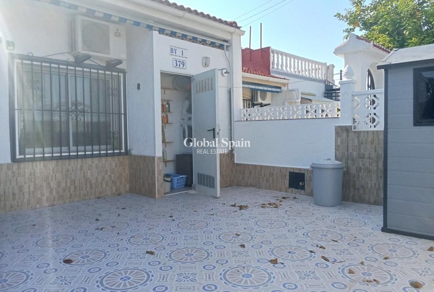 Revente - APPARTEMENT -
TORREVIEJA - Torretas
