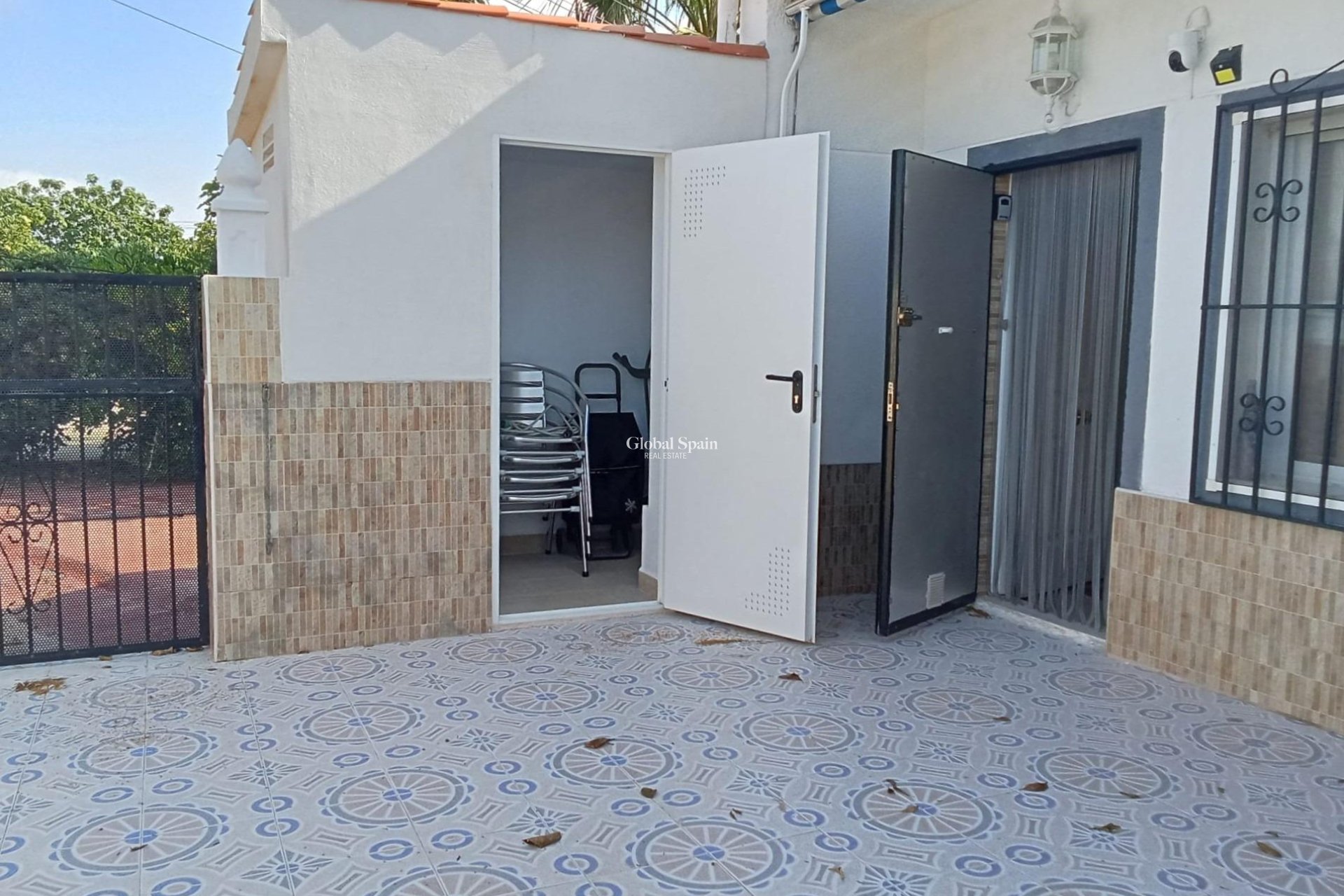 Revente - APPARTEMENT -
TORREVIEJA - Torretas