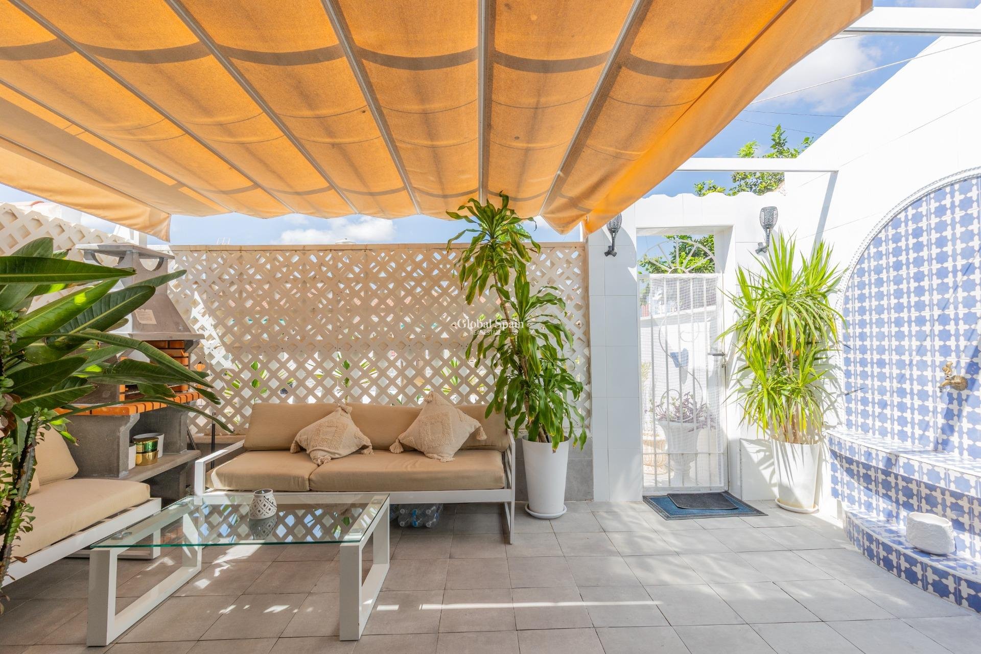 Revente - APPARTEMENT -
TORREVIEJA - Torretas