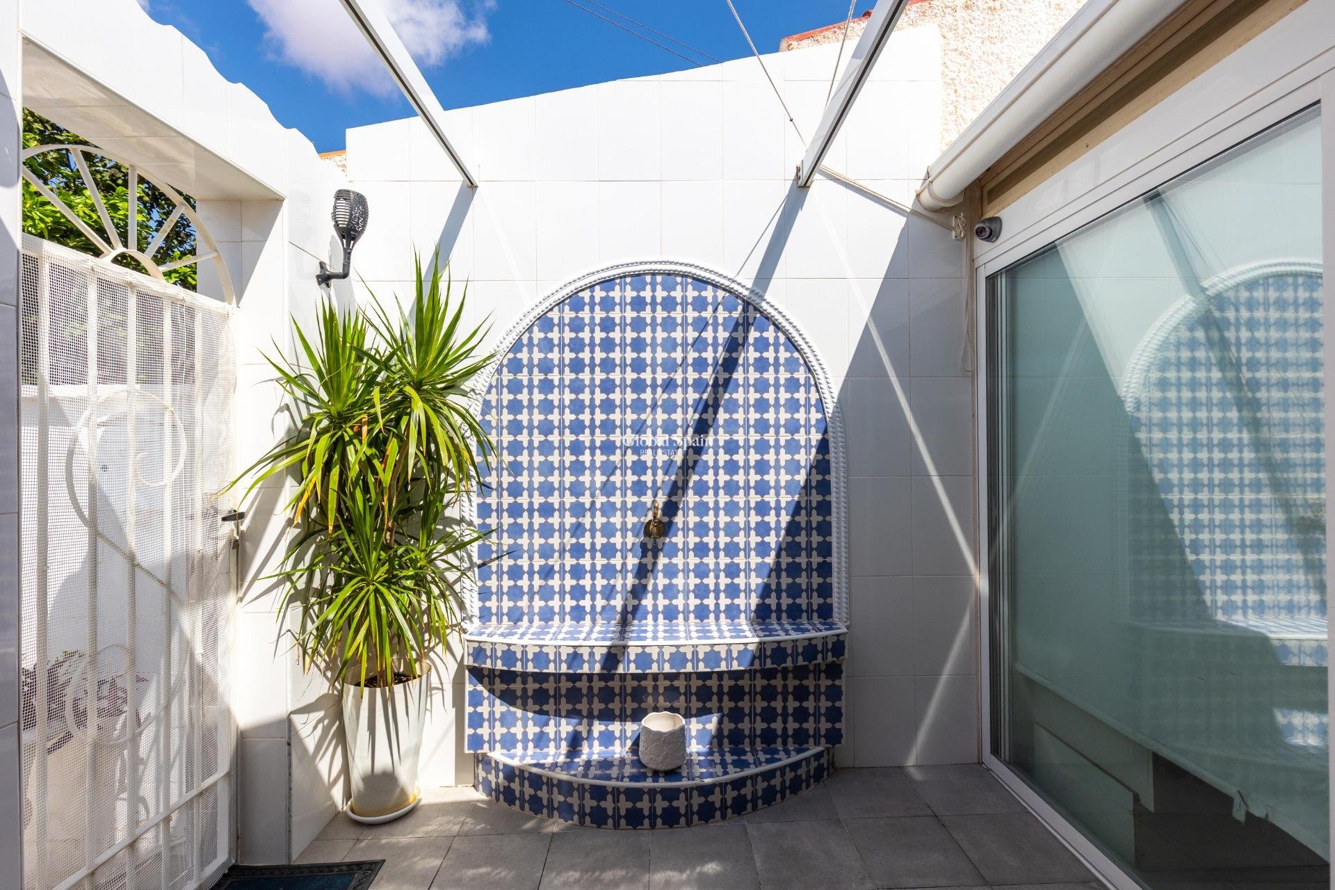 Revente - APPARTEMENT -
TORREVIEJA - Torretas
