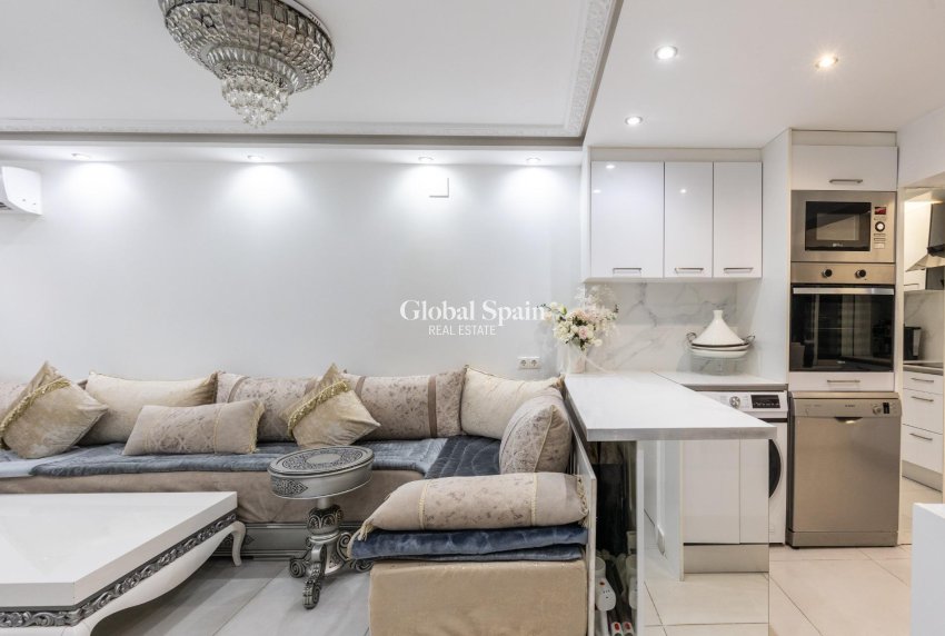 Revente - APPARTEMENT -
TORREVIEJA - Torretas