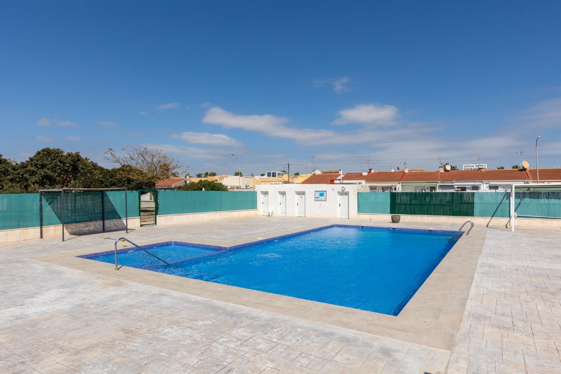 Revente - APPARTEMENT -
TORREVIEJA - Torretas