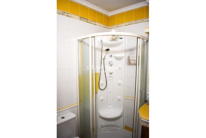 Revente - APPARTEMENT -
TORREVIEJA - Torrevieja Centro