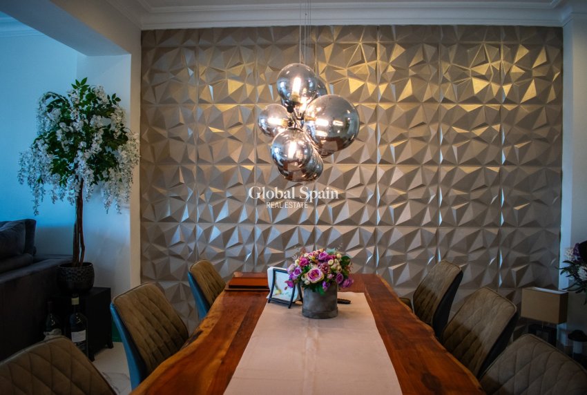 Revente - APPARTEMENT -
TORREVIEJA - Torrevieja Centro