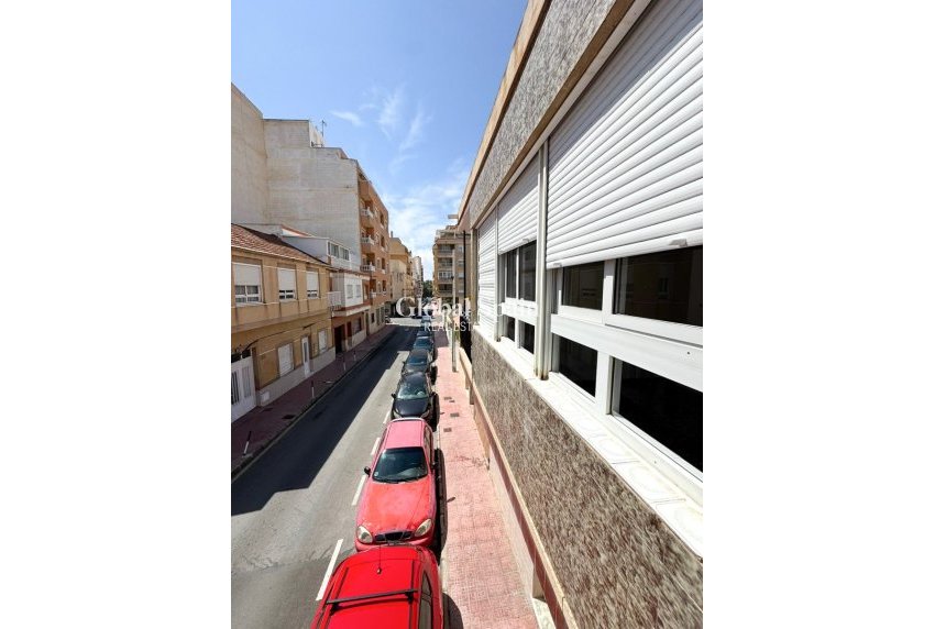 Revente - APPARTEMENT -
TORREVIEJA - Torrevieja Centro