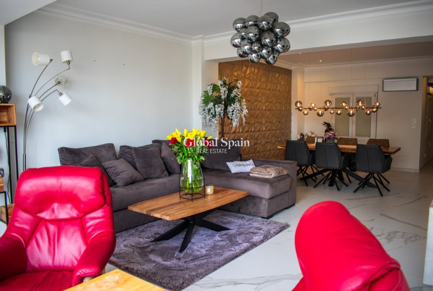 Revente - APPARTEMENT -
TORREVIEJA - Torrevieja Centro