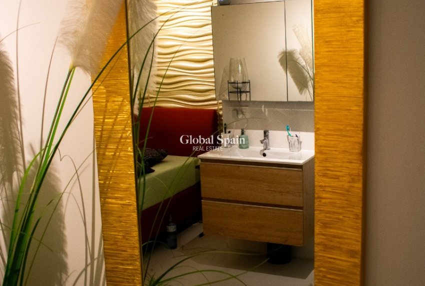 Revente - APPARTEMENT -
TORREVIEJA - Torrevieja Centro