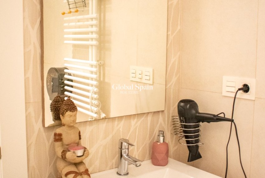 Revente - APPARTEMENT -
TORREVIEJA - Torrevieja Centro