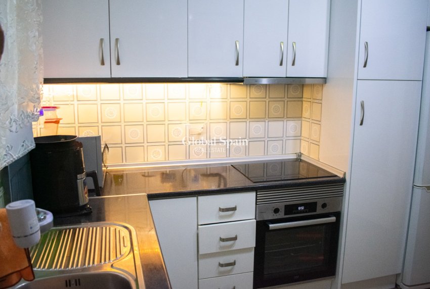 Revente - APPARTEMENT -
TORREVIEJA - Torrevieja Centro
